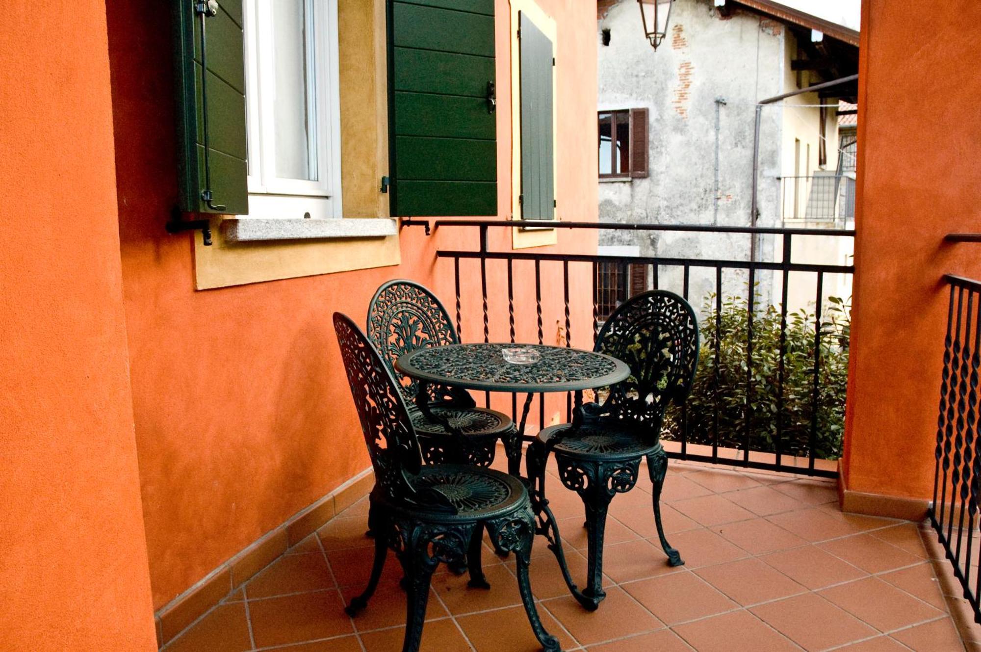 Locanda La Casetta Angera Exterior foto