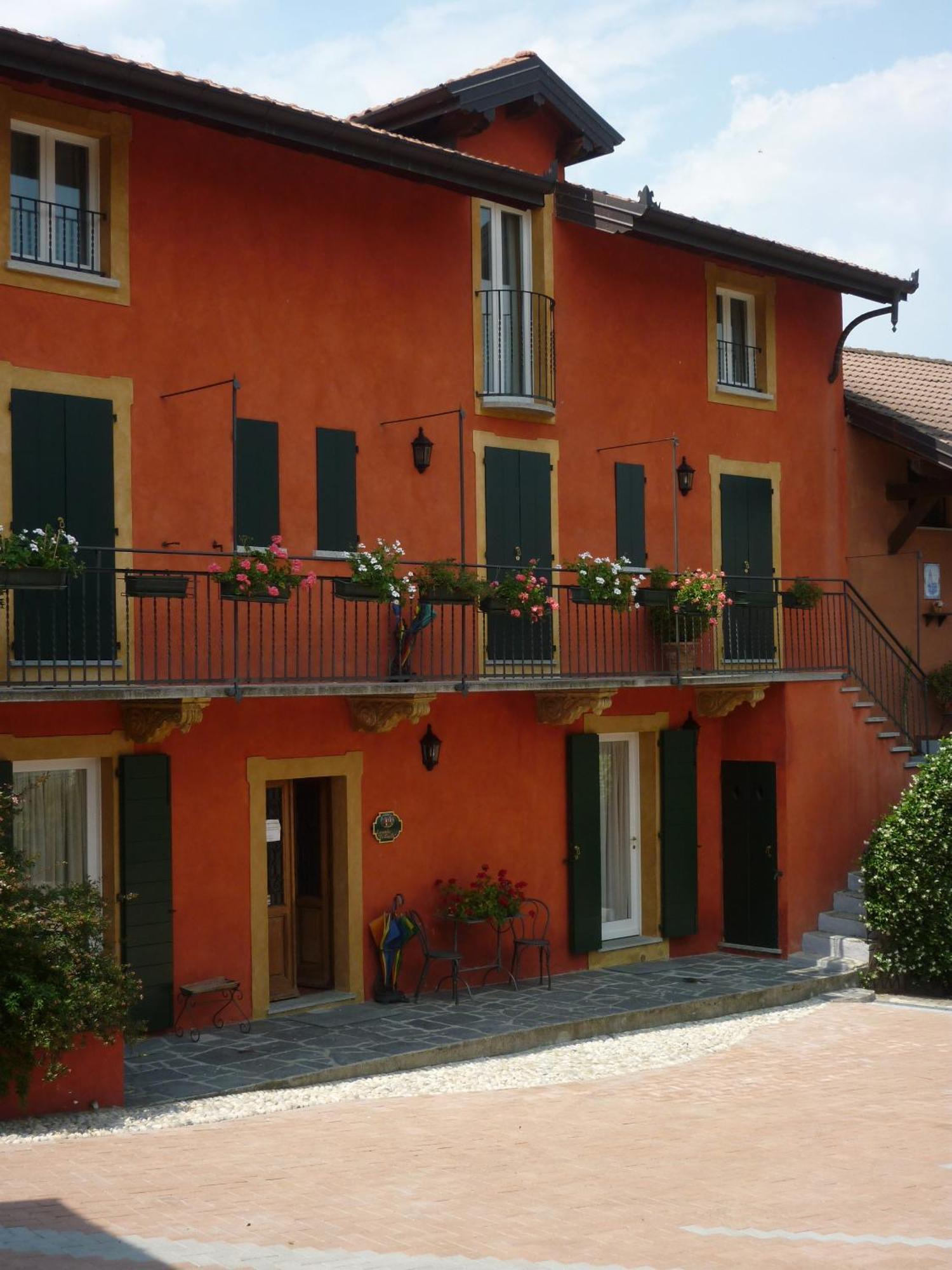 Locanda La Casetta Angera Exterior foto