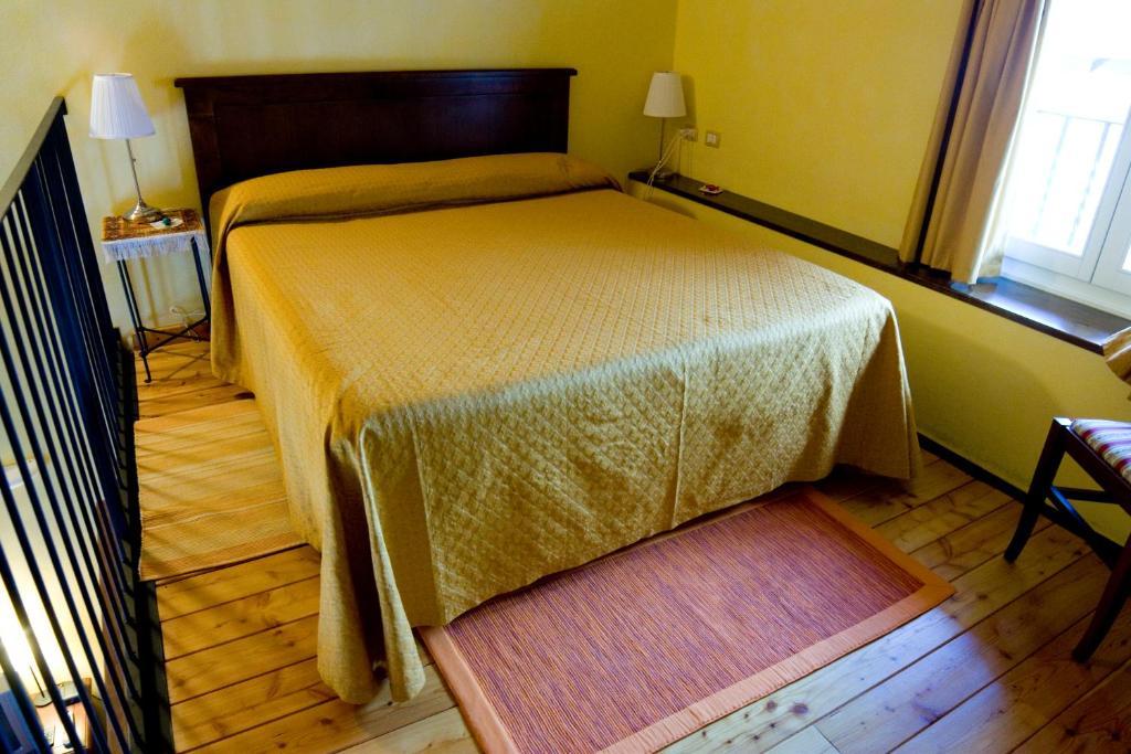 Locanda La Casetta Angera Zimmer foto