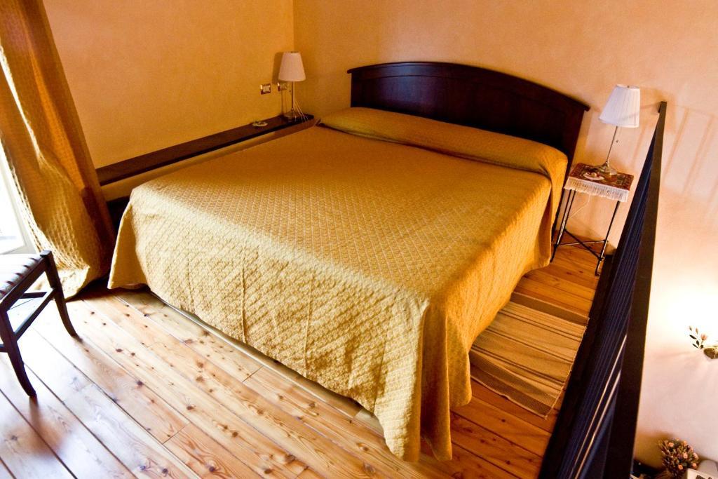 Locanda La Casetta Angera Zimmer foto